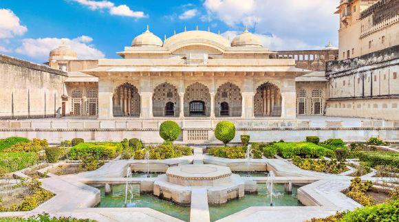 amber palace: Historical places in jaipur