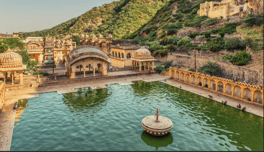 galtaji temple - historical places in Jaipur : Historical places in jaipur