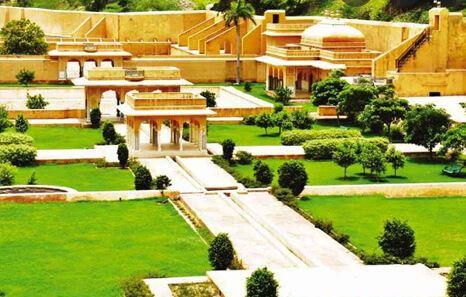 sisodia rani palace and garden: Historical places in jaipur