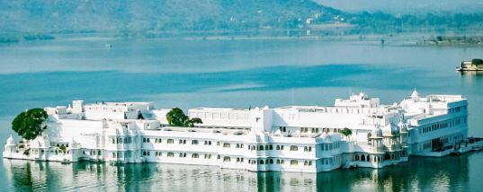 lake palace: places in udaipur