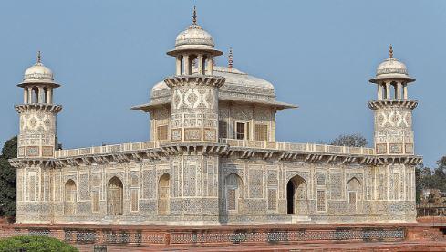 Itmad- ud-Daulah: visiting places in Agra