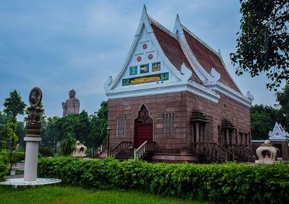 thai temple: visiting places in Varanasi