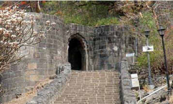 shivneri cave: Places to visit in pune