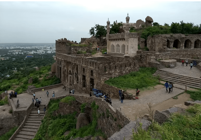 golconda fort: Best places in Hyderabad to visit