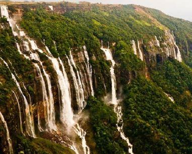 nohsngithaiang falls: Tourist places in Meghalaya