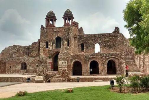 purana quila: Historical places in Delhi