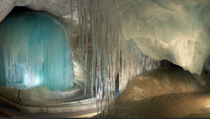 Eisriesenwelt Cave s